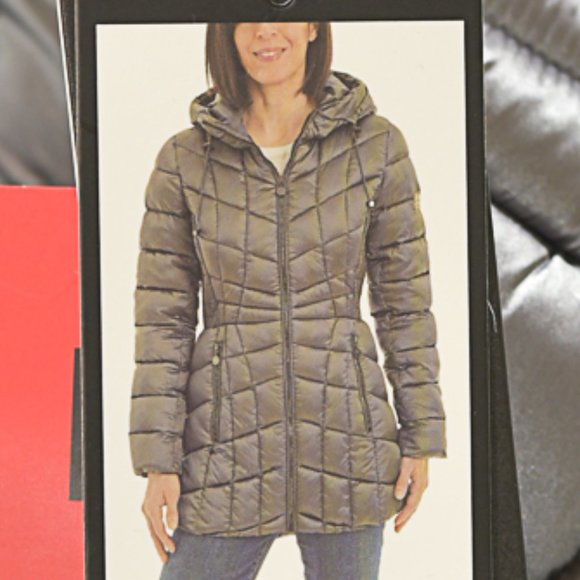 Bernardo Women's Charcoal Eco Plume Insulation Quilted Jacket - Picture 9 of 10